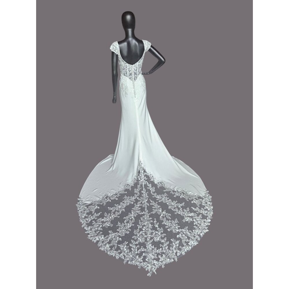 NWOT Ivory Crepe Fitted Cap Sleeve Wedding Gown - Mori Lee - Picture 9 of 16